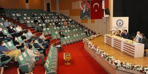Adnan Menderes Üniversitesi (ADÜ) Aydın İktisat Fakültesi 2020-2021 Akademik Kurul Toplantısı, Atatürk Kongre Merkezi Meandros Salonu’nda gerçekleşti.