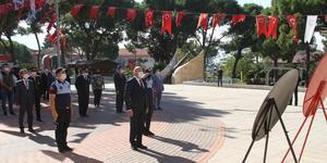 Cumhuriyetin Kuruluşunun 97. yıl dönümü kutlama programı kapsamında Kuyucak merkez Cumhuriyet Meydanı’ndaki Atatürk Anıtı’na çelenk sunma töreni yapıldı.