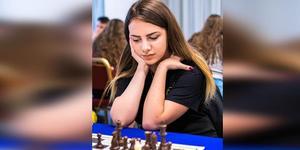Satrançta daha önce 14 yaş altında Dünya Şampiyonu olarak ‘Büyük Usta’ unvanı elde eden Türk kızı Nurgül Salimova, Çekya’da düzenlenen Avrupa Genç Takımlar Satranç Şampiyonası’nda da 18 yaş altı kategorisinde Bulgaristan takımını birinciliğe taşıdı.