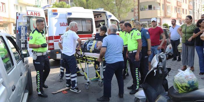 Muğla'nın Menteşe ilçesinde pikapla çarpışan motosikletin sürücüsü yaralandı. ( Osman Akça - Anadolu Ajansı )