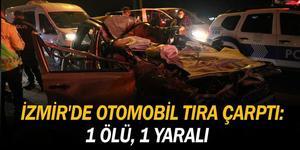 İzmir'in Bornova ilçesinde tıra çarpan otomobil sürücüsü hayatını kaybetti. ( Yusuf Soykan Bal - Anadolu Ajansı )