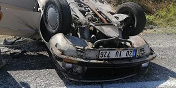 Denizli'nin Baklan ilçesinde meydana gelen trafik kazasında 3 kişi yaralandı. ( Denizli Büyükşehir Belediye İtfaiye Daire Başkanlığı - Anadolu Ajansı )