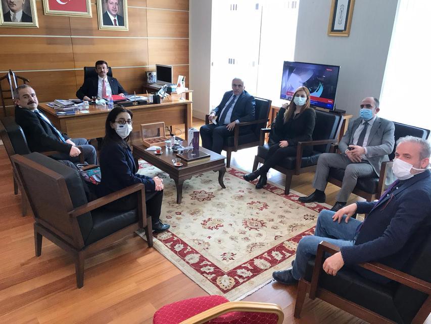AK Parti Genel Başkan Yardımcısı Hamza Dağ, parti genel merkezinde, Anadolu Yayıncıları Derneği Başkanı Sinan Burhan ve beraberindeki yönetim kurulu üyelerini kabul etti.