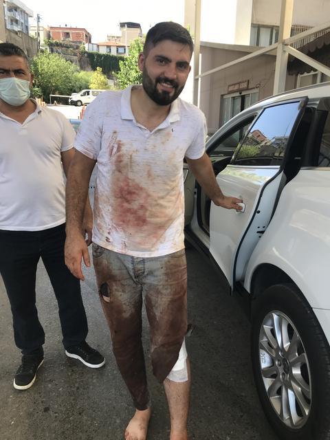 İzmir'de kurban keserken yaralananlar acil servislere başvurdu. ( Şafak Yel - Anadolu Ajansı )