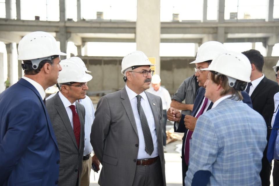 Aydın Valisi Yavuz Selim Köşger, Avrupa’nın en büyük kağıt fabrikası tesisi Kipaş Holding’i yerinde inceledi.