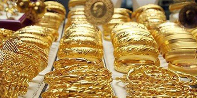 ABD piyasaları açılışında tahvil ve hisse senedi satışlarında görülen düşüşün altın, 2013’ten bu yana ilk kez olmak üzere 1,501.36 dolarla 1,500 doların üzerine yükseldi.