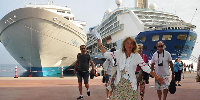 Kruvaziyer turizminin önemli merkezlerinden Kuşadası Ege Port Limanı'na yılın ilk 5 ayında 40 kruvaziyerle 29 bin 468 yolcu geldi.