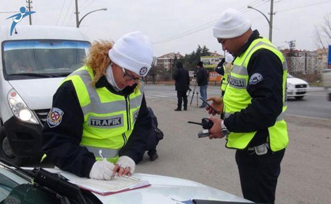 Aydın’da Ocak ayında yapılan trafik denetimleri sonucunda 16 bin 745 araç sürücüsüne, 7 milyon 13 bin 332 lira para cezası uygulandı.