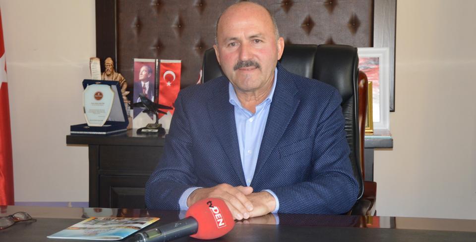 Kuyucak Belediye Başkanı Metin Ertürk, yaz aylarında ürünleri aşırı sıcaklar nedeniyle zarar gören 906 üreticiye, Tarım ve Orman Bakanlığı’nca 2 milyon 230 bin lira ödenek sağlandığını ifade etti.