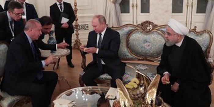 Türkiye Cumhurbaşkanı Recep Tayyip Erdoğan, Rusya Devlet Başkanı Vladimir Putin ve İran Cumhurbaşkanı Hasan Ruhani'ye incir ikram etti.