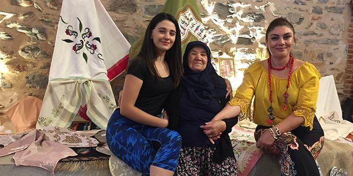Tire Belediyesi Kadın Danışma Merkezi Yıl Sonu Sergisi açıldı  ( Dilek Ayvalı - Anadolu Ajansı )