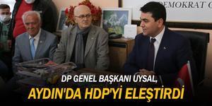 Demokrat Parti Genel Başkanı Gültekin Uysal, partisinin Kuyucak İlçe Başkanlığını ziyareti sırasında açıklamalarda bulundu. ( Mehmet Ali Cintosun - Anadolu Ajansı )