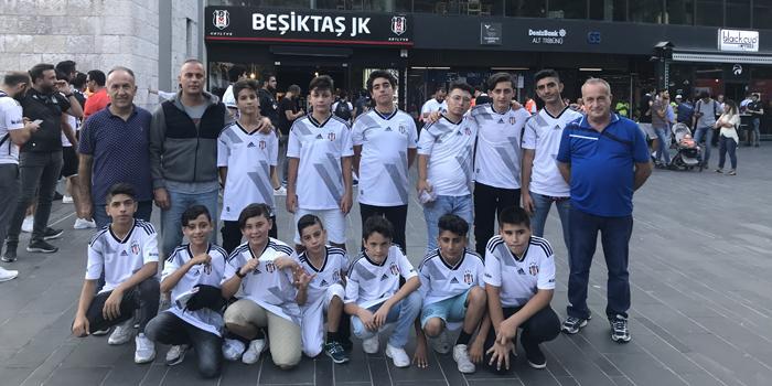 Aydın Aile Çalışma ve Sosyal Hizmetler İl Müdürlüğüne bağlı Çocuk Evlerinde kalan 13 çocuk, İstanbul'u görme imkanı buldu.  ( AA - Anadolu Ajansı )