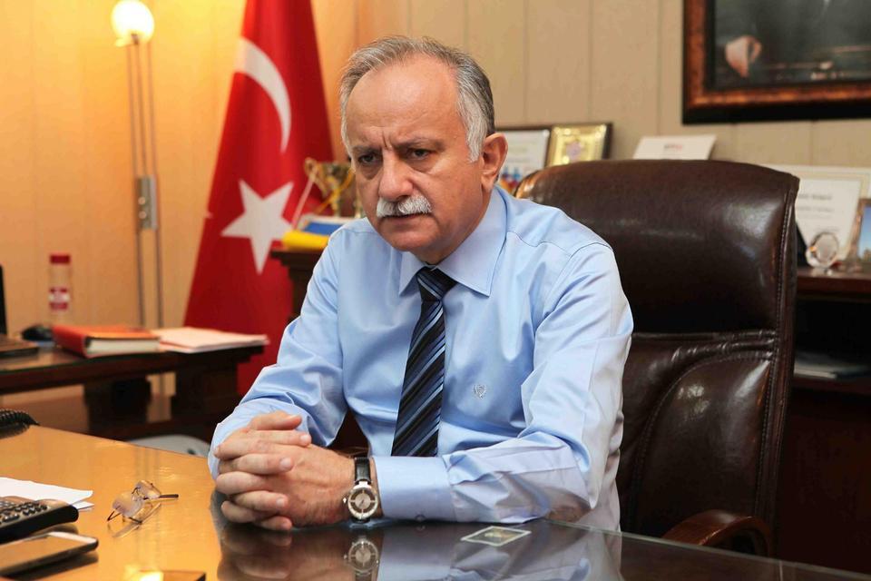 İzmir'de, Bayraklı Belediyesi eski başkanı CHP'li Hasan Karabağ, 31 Mart yerel seçimlerinden önce yaptığı kimi açıklamalardan dolayı, partiden kesin ihraç talebiyle disipline sevk edildi.