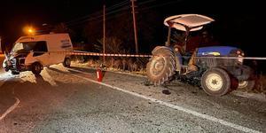 Denizli'de panelvanla çarpışan traktördeki kişi öldü