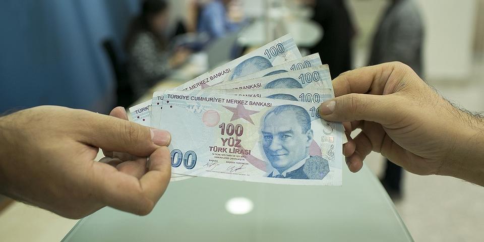 Hazine ve Maliye Bakanlığının garantisi ve 12 bankanın katılımıyla KOBİ ve işletmeler için 25 milyar liralık "Ekonomi Değer Kredi Paketi" devreye giriyor. ( Deniz Çiçek Palabıyık - Anadolu Ajansı )