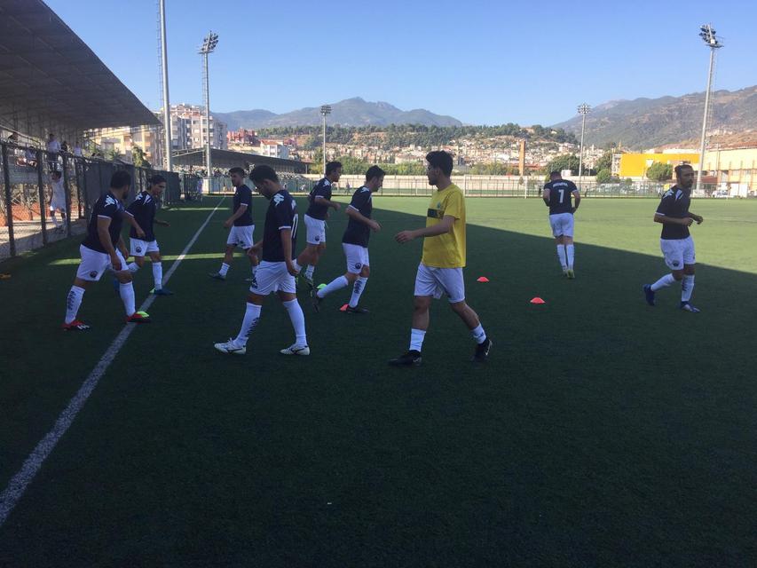 Çine takımı Akçaova Gökbelspor 9 kişi kaldığı sezonun ilk karşılaşmasında Aydın Esnafgücü ile berabere kaldı.