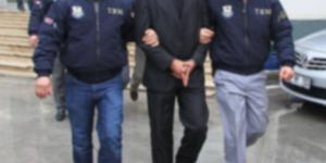 Kayseri'de, tartıştığı komşusu Osman Dörttepe'yi (71) tabancayla ateş ederek, öldüren coğrafya öğretmeni Mustafa Dinçer'in (35) ömür boyu hapis cezası istemiyle yargılanmasına başlandı.