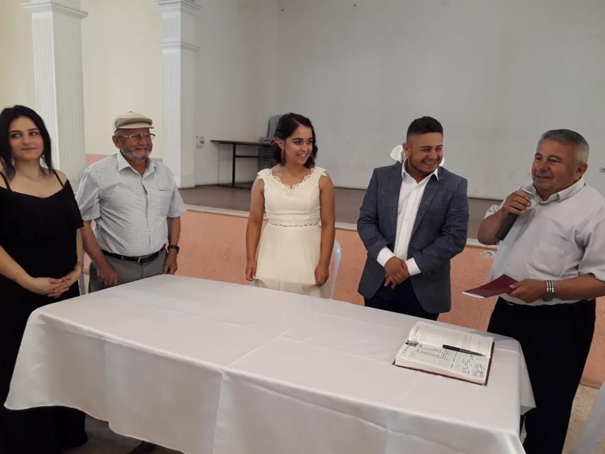 Yenipazar eski belediye başkanı Zafer Savcı'nın oğlu Efe Savcı, Nazillili Zeynep Yılmaz ile dünya evine girdi.