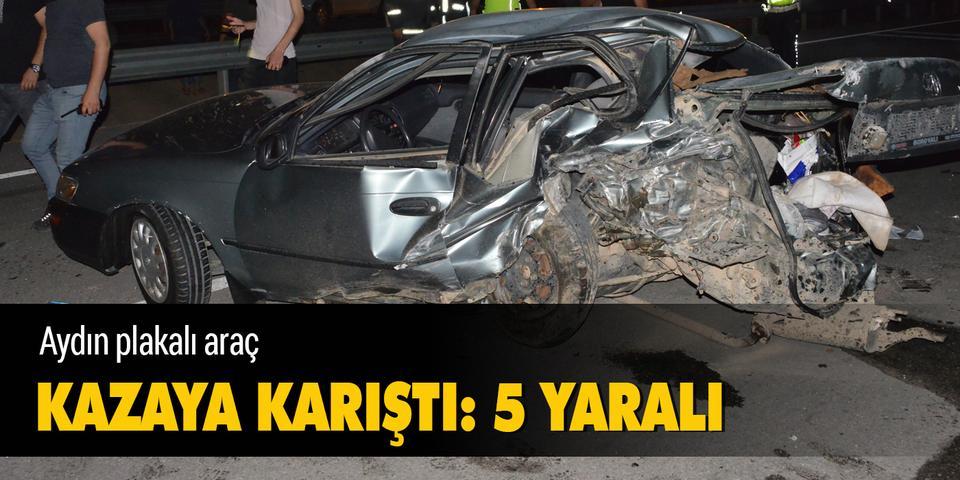Kütahya'nın Gediz ilçesinde, iki otomobilin çarpışması sonucu 5 kişi yaralandı. ( Ergün Caran - Anadolu Ajansı )