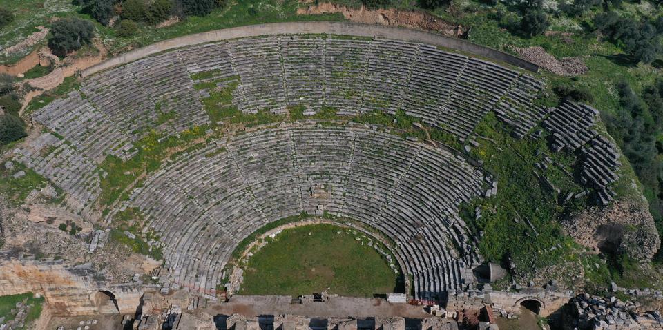 Güney Ege Kalkınma Ajansı (GEKA), Aydın'ın Sultanhisar ilçesindeki Nysa Antik Kenti'nde bulunan 10 bin kişilik antik tiyatronun kültür turizmine kazandırılması için proje desteği veriyor.