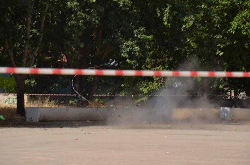 Nazilli Devlet Hastanesi ve Emniyet Müdürlüğü işbirliği ile yapılan bomba tatbikatı kısa süreli paniğe yol açarken, olayın tatbikat olduğu öğrenilince derin bir nefes alındı.