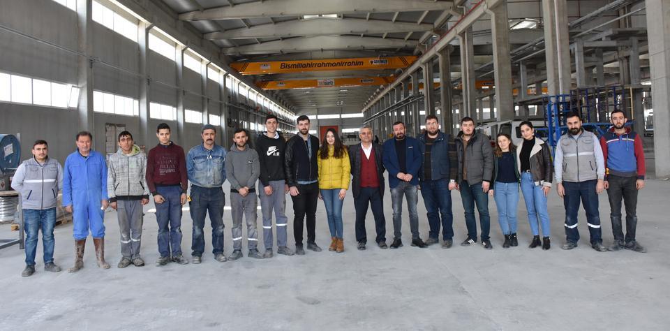 Adana'dan Aydın'a gelen 5 girişimci, Germencik ilçesinde 100 milyon liralık yatırımla kuvars kompoze plaka fabrikası kurdu. ( Necip Uyanık - Anadolu Ajansı )