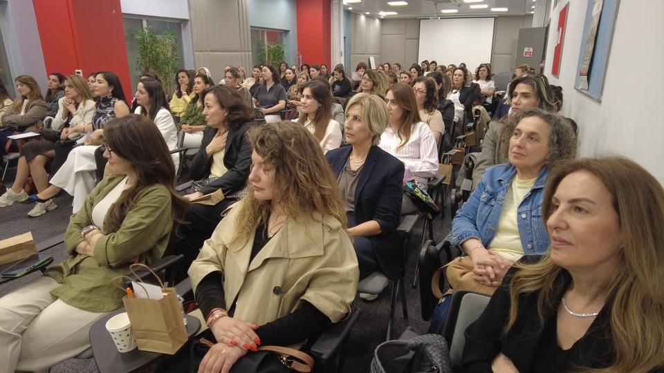 "Sen değiş, dünyan değişin" semineri Aydın'da yoğun ilgi gördü