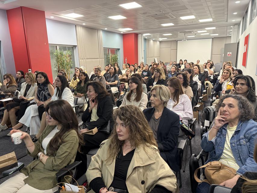 "Sen değiş, dünyan değişin" semineri Aydın'da yoğun ilgi gördü