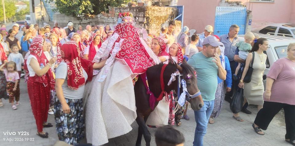 Söke  de Belgesel Tdaında  Düğün