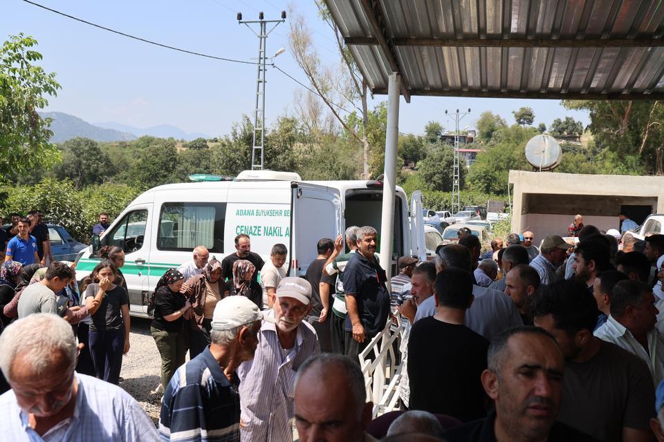 TRAKTÖR KAZASINDA HAYATINI KAYBEDEN MUHTAR DUALARLA SON YOLCULUĞUNA UĞURLANDI