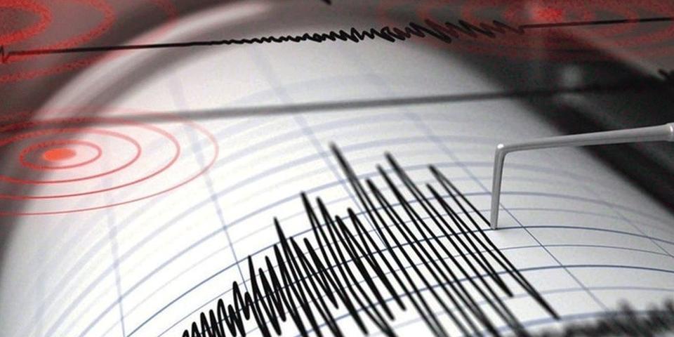 Ege Denizi'nde 4 büyüklüğünde deprem meydana geldi.