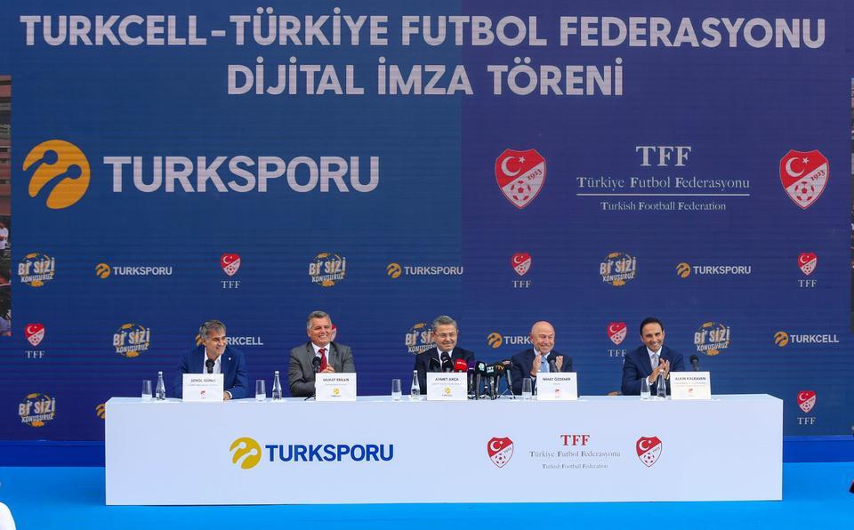 Turkcell, 2002 yılından bu yana ana sponsoru olduğu Türkiye Futbol Federasyonu’yla sözleşmesini 2021 yılına kadar uzattı.