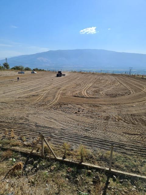 Aydın Gençlik ve Spor İl Müdürlüğü tarafından Kuyucak’ın Çobanisa Mahallesi’nde sentetik çim yüzeyli futbol sahası yapımına başlandı.