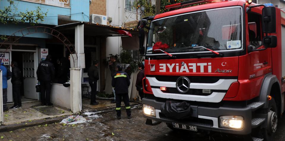Aydın'da lokantada mutfak tüpünün patlaması sonucu dumandan etkilenen 2 kişi hastaneye kaldırıldı. ( Ferdi Uzun - Anadolu Ajansı )