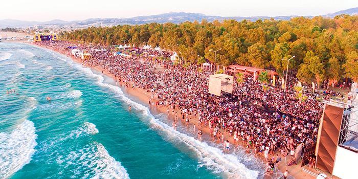 Aydın'da 10-14 Temmuz tarihleri arasında yapılacak 4. Kuşadası Gençlik Festivali hazırlıklarına başlandı. Festivalde 70 şarkıcı ve grubun sahne alacağı belirtildi.
