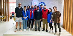Aydın Adnan Menderes Üniversitesi (ADÜ) Rektörü Prof. Dr. Osman Selçuk Aldemir, kampüs içerisinde yer alan Aydın Gençlik Merkezi Genç Ofisi ziyaret etti.