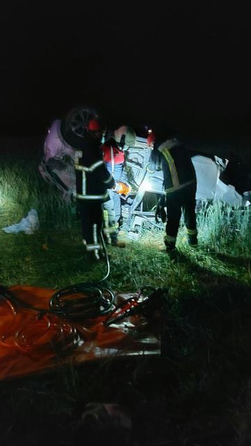 Denizli'nin Acıpayam ilçesinde otomobilin tarlaya devrilmesi sonucu meydana gelen trafik kazasında Ukrayna uyruklu 2 kişi öldü, 2 kişi yaralandı. ( Denizli Büyükşehir Belediyesi - Anadolu Ajansı )